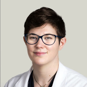 Photo of physician Dr. Stephanie Bond